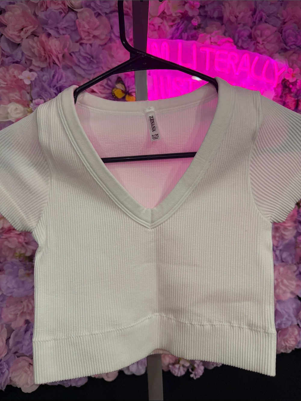 Zenana White Ribbed V-Neck Crop Top